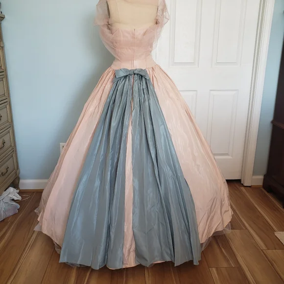 1950's Pink Ballgown, S - Picture 8 of 16
